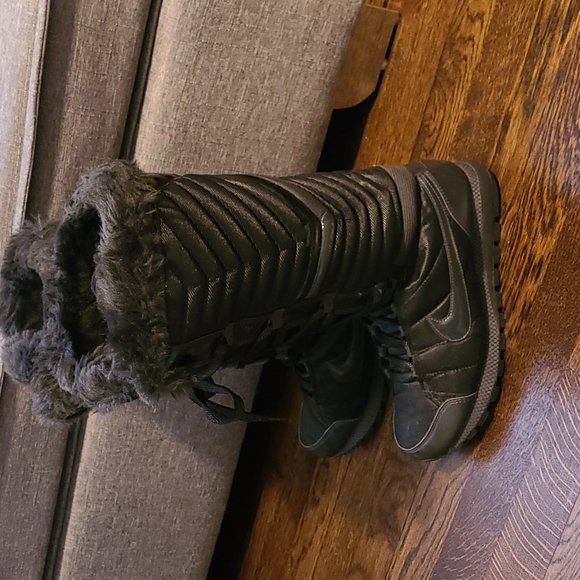 Rare Nike sneaker boots - Picture 2 of 7